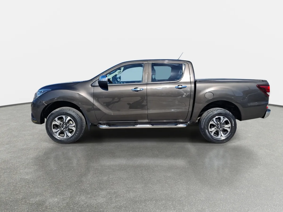 Mazda Bt-50 3.2 Sdx High Dob. Cab. Diesel 4x4 6at 4p año 2022