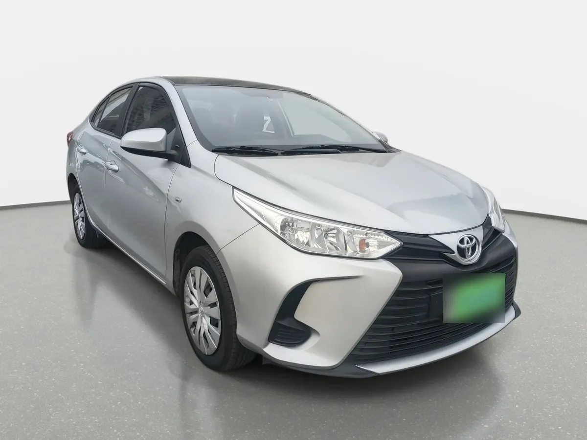 Toyota Yaris 1.5 Gli 4x2 Sdn Mt 4p año 2021