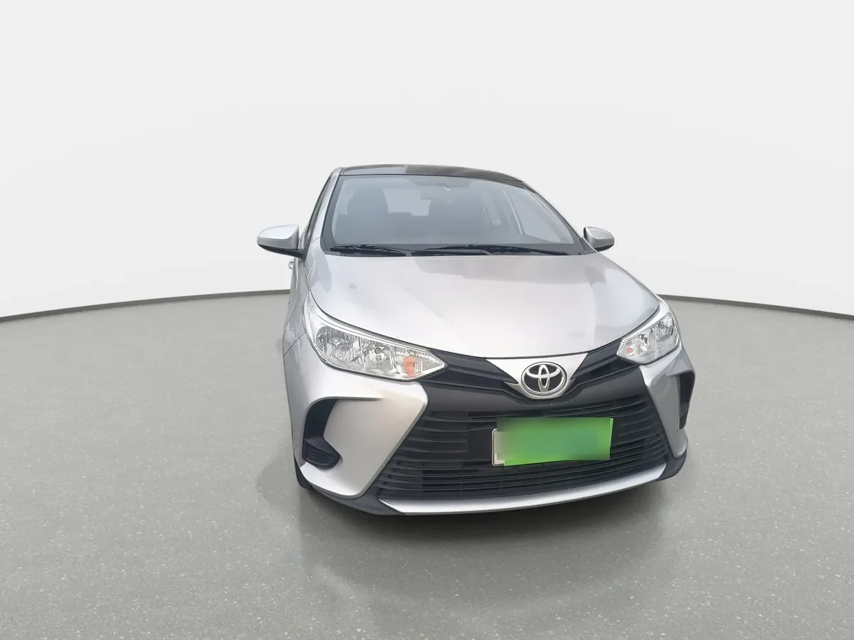Toyota Yaris 1.5 Gli 4x2 Sdn Mt 4p año 2021