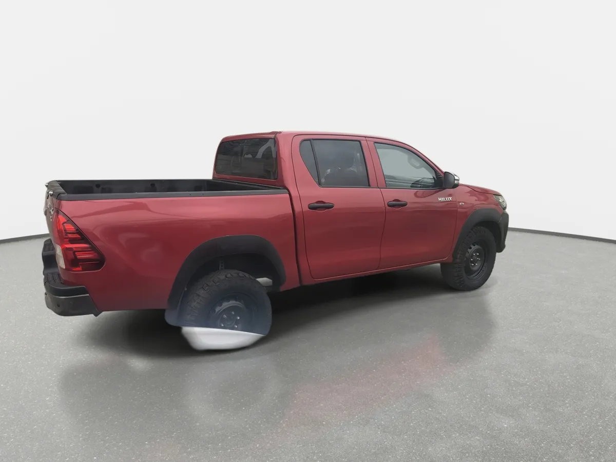 Toyota Hilux 2.4 Dx Diesel 4x4 Dob. Cab. 7ab Mt 4p año 2023