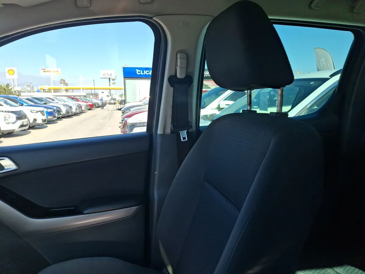 Mazda Bt-50 3.2 Sdx High Dob. Cab. Diesel 4x4 6at 4p año 2022