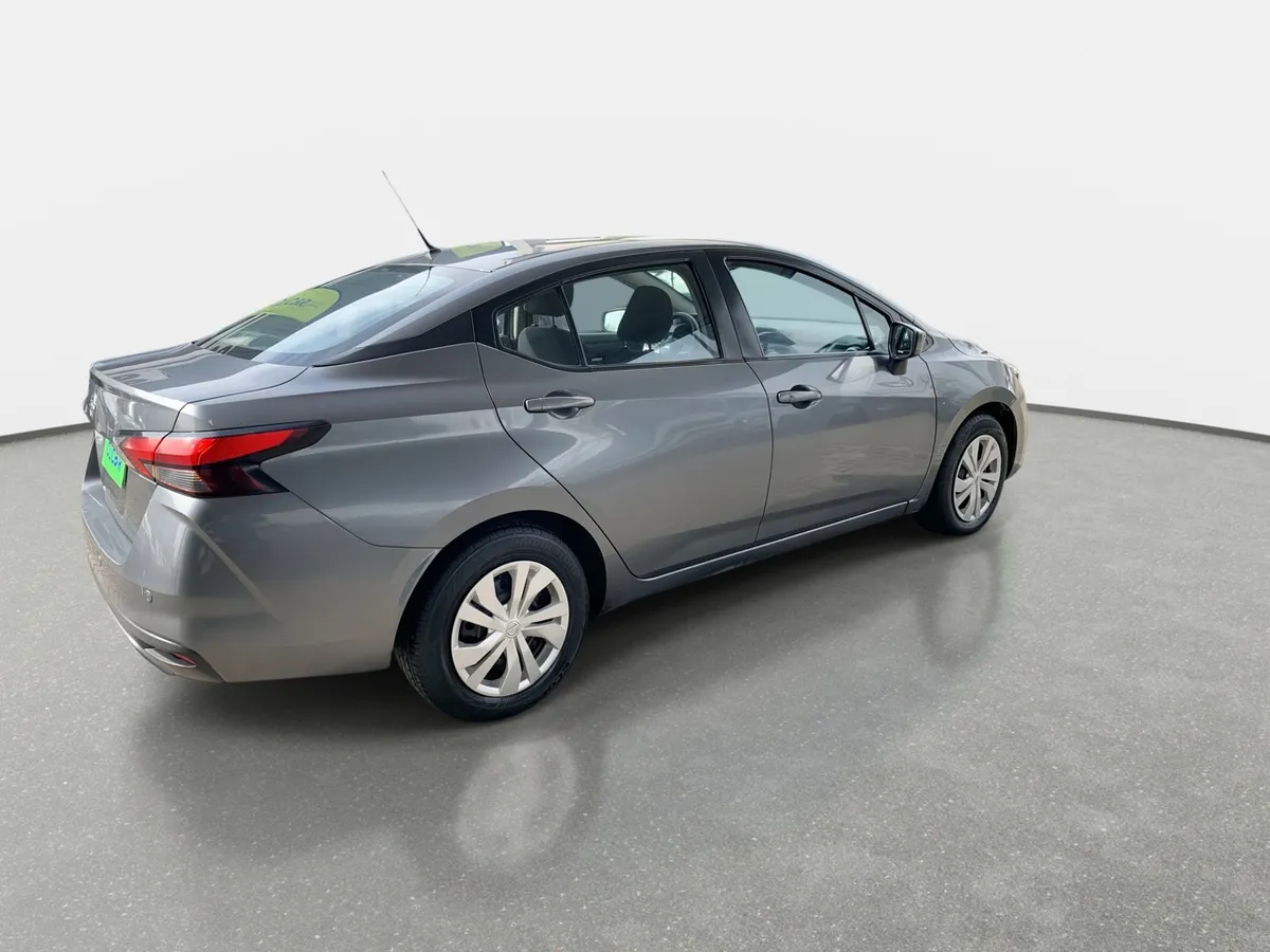 Nissan Versa 1.6 Sense 4x2 Mt 4p año 2022