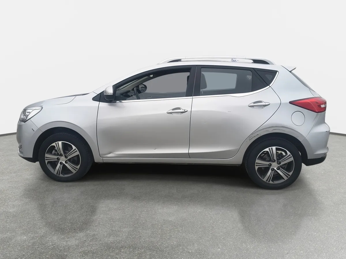 JAC Js2 1.5 Luxury 4x2 Cvt At 5p año 2025