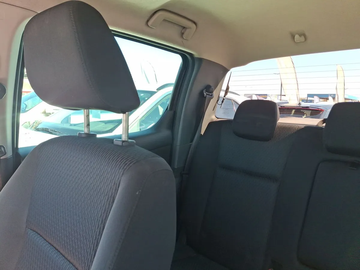 Mazda Bt-50 3.2 Sdx High Dob. Cab. Diesel 4x4 6at 4p año 2022