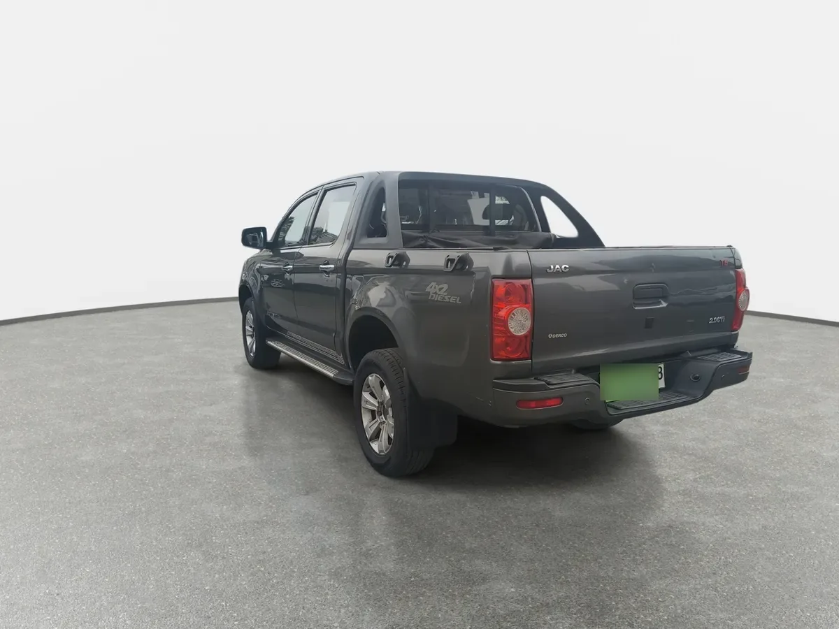 JAC T6 2.0 Comfort Diesel Dob. Cab. 4x2 Mt 4p año 2023