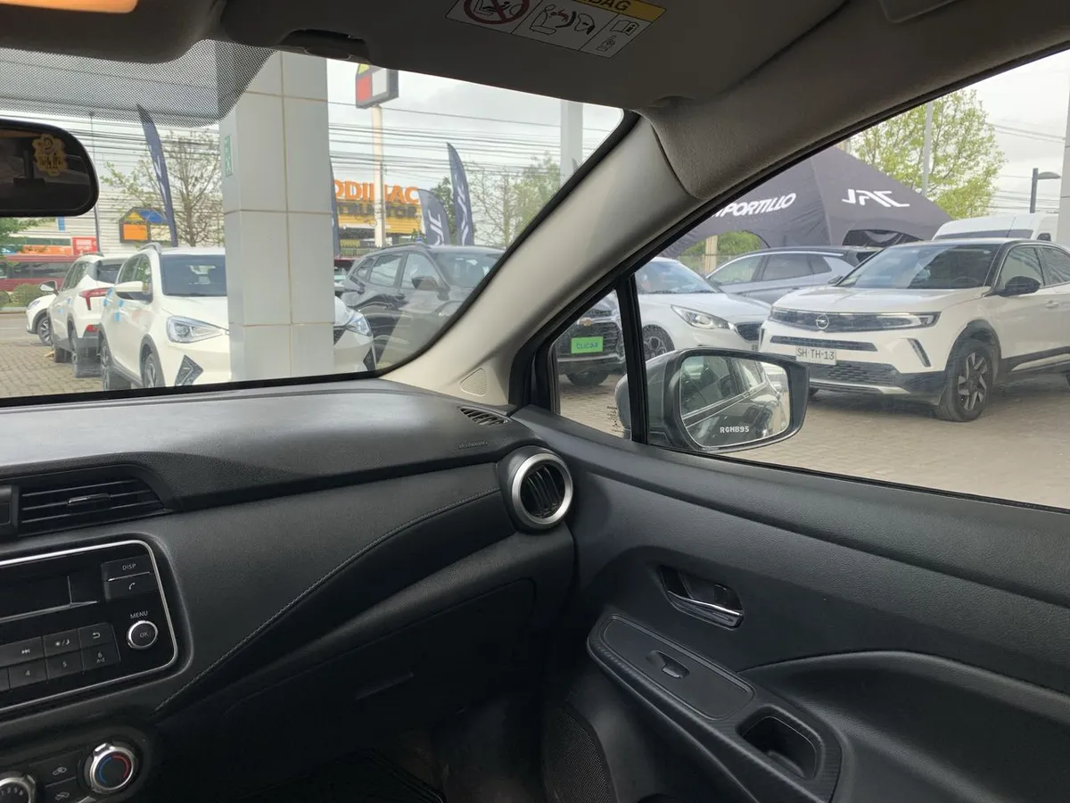Nissan Versa 1.6 Sense 4x2 Mt 4p año 2022