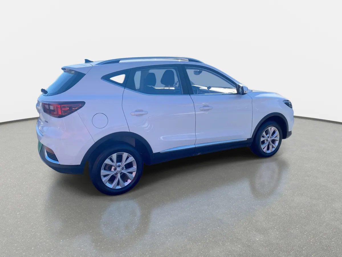 MG Mg Zs 1.5 Std 4x2 Mt 5p año 2024