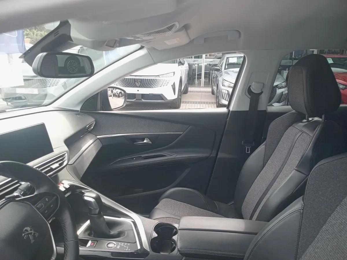 Peugeot 3008 1.5 Allure Bluehdi 4x2 130 Eat8 5p año 2020