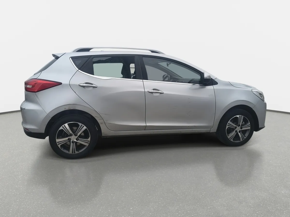 JAC Js2 1.5 Luxury 4x2 Cvt At 5p año 2025