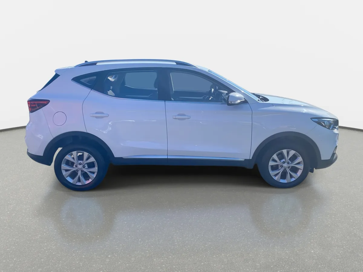 MG Mg Zs 1.5 Std 4x2 Mt 5p año 2024