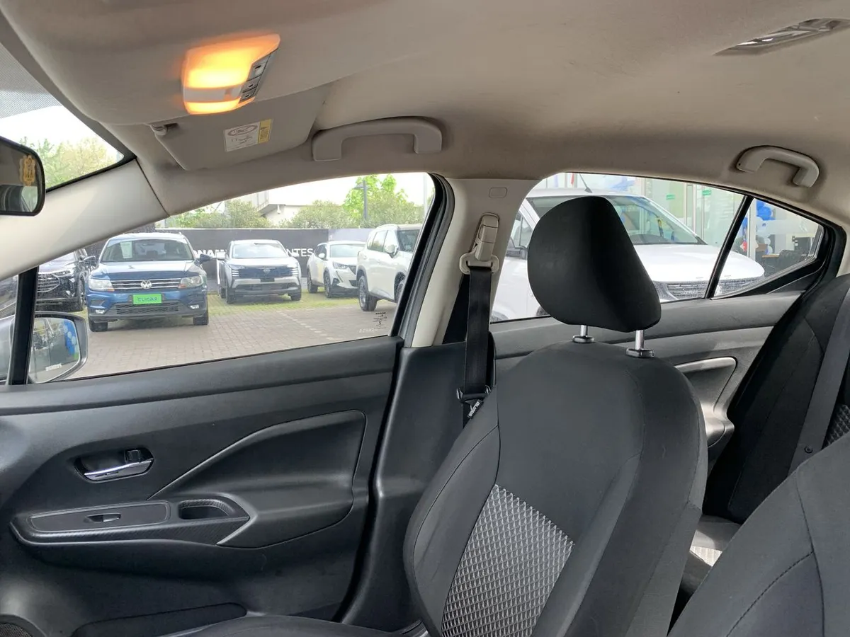 Nissan Versa 1.6 Sense 4x2 Mt 4p año 2022