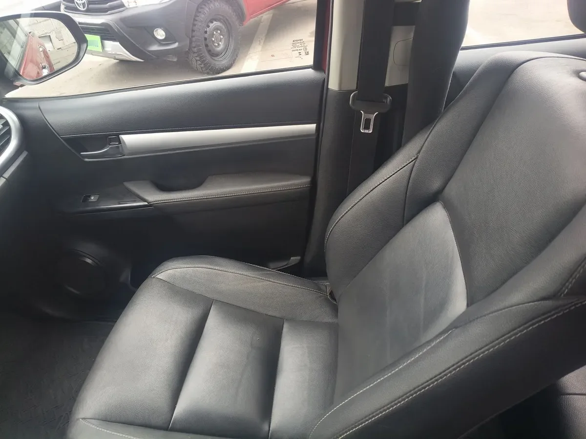 Toyota Hilux 2.8 Srv Diesel 4x4 Dob. Cab. At 4p año 2024
