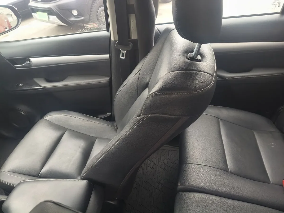 Toyota Hilux 2.8 Srv Diesel 4x4 Dob. Cab. At 4p año 2024