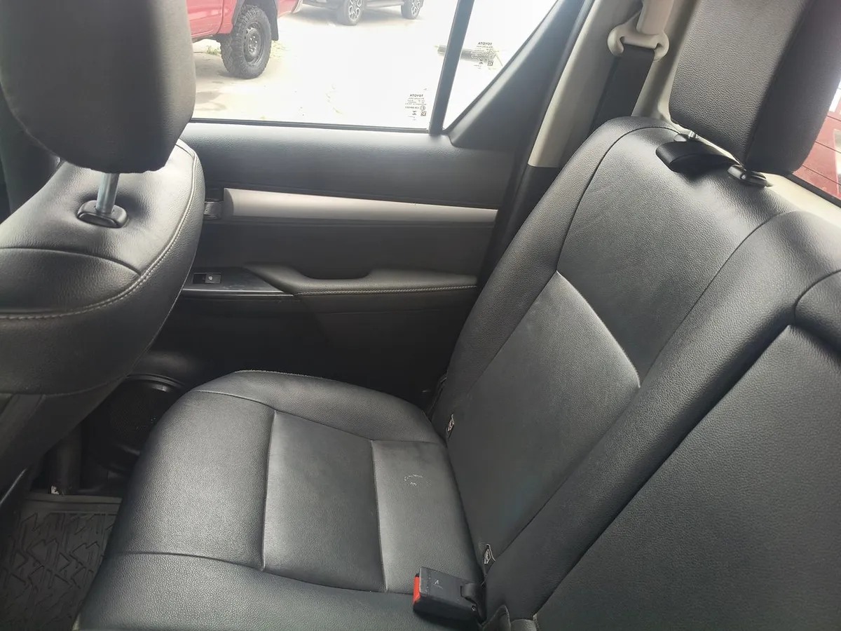 Toyota Hilux 2.8 Srv Diesel 4x4 Dob. Cab. At 4p año 2024