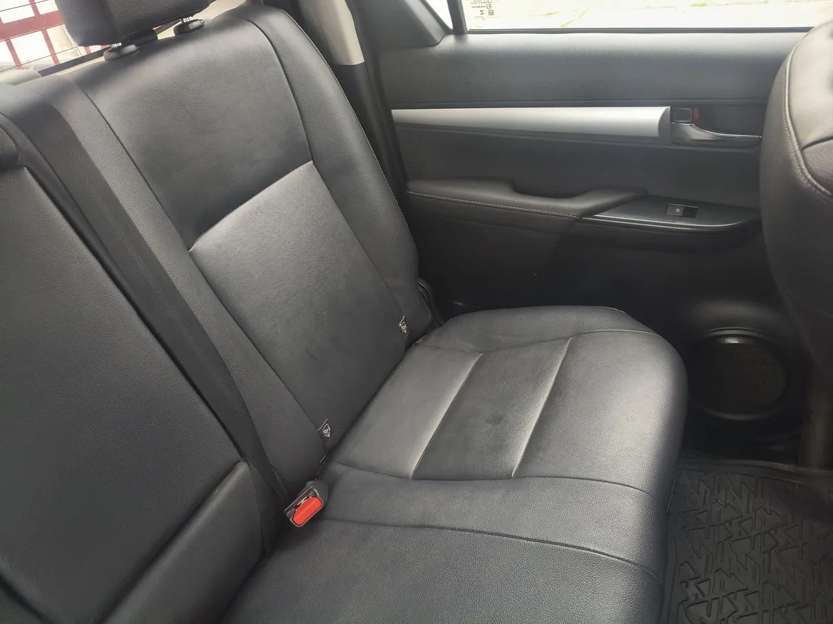 Toyota Hilux 2.8 Srv Diesel 4x4 Dob. Cab. At 4p año 2024