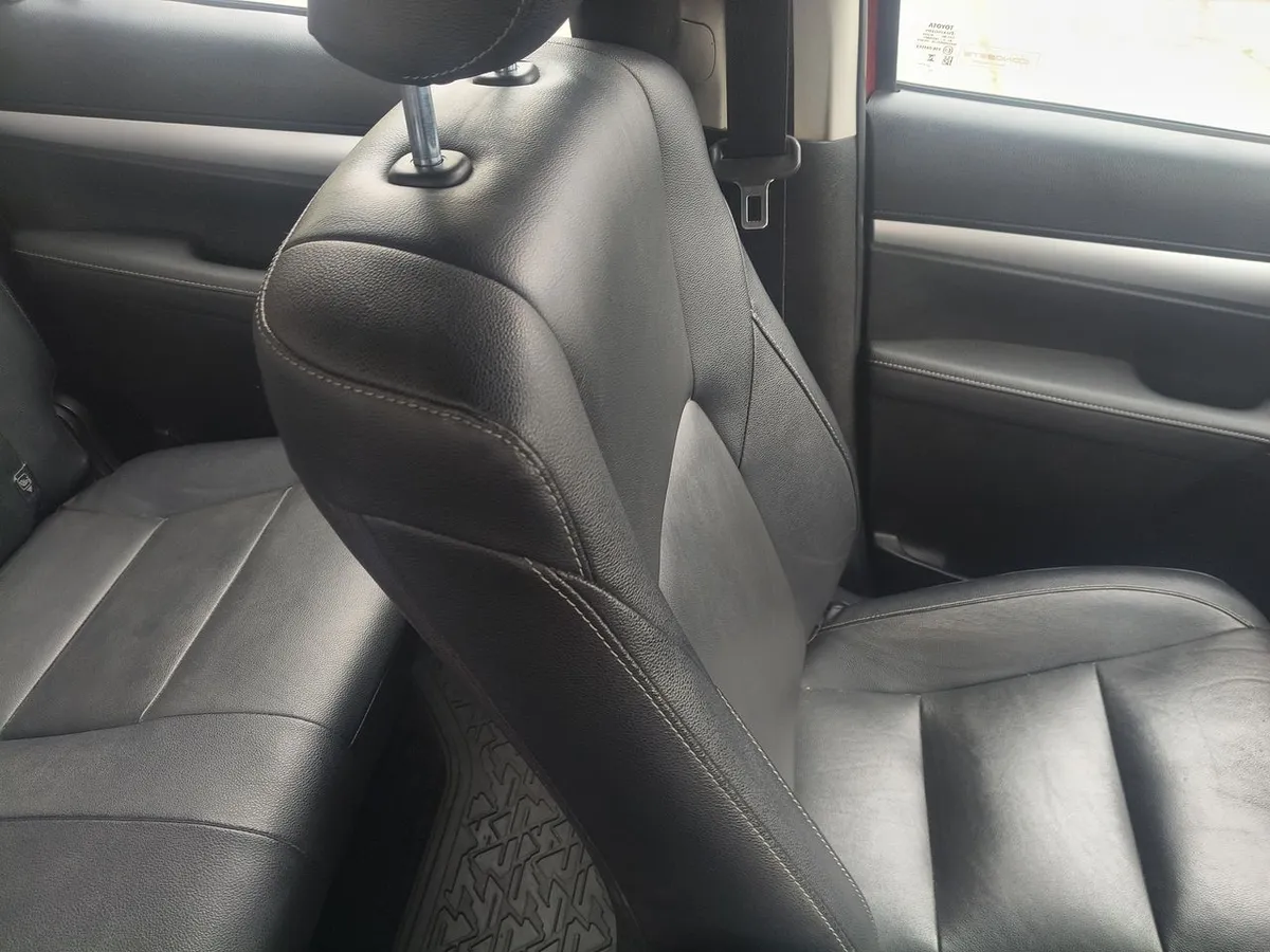 Toyota Hilux 2.8 Srv Diesel 4x4 Dob. Cab. At 4p año 2024