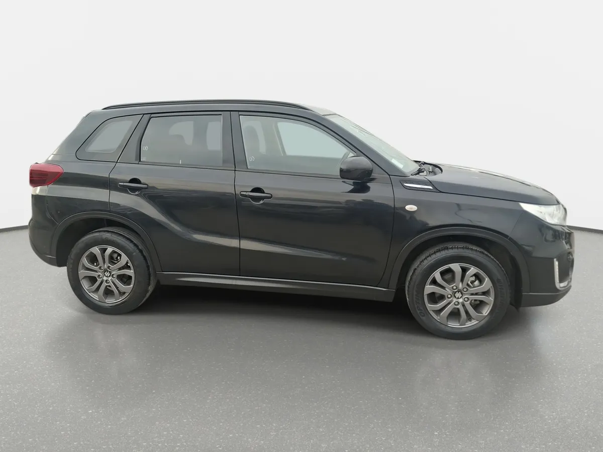 Suzuki Vitara 1.6 Glx 2wd Mt 5p año 2023