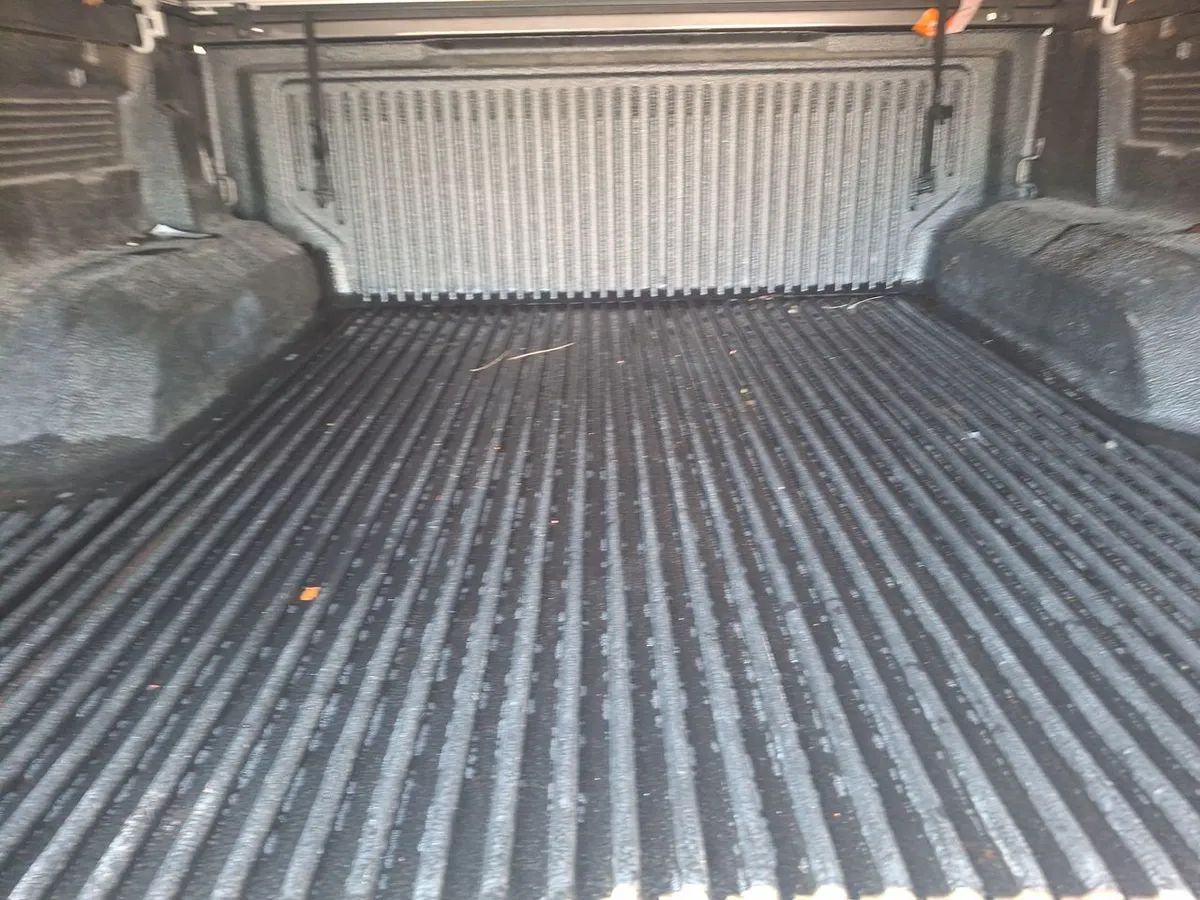 Mazda Bt-50 3.2 Sdx High Dob. Cab. Diesel 4x4 6at 4p año 2022