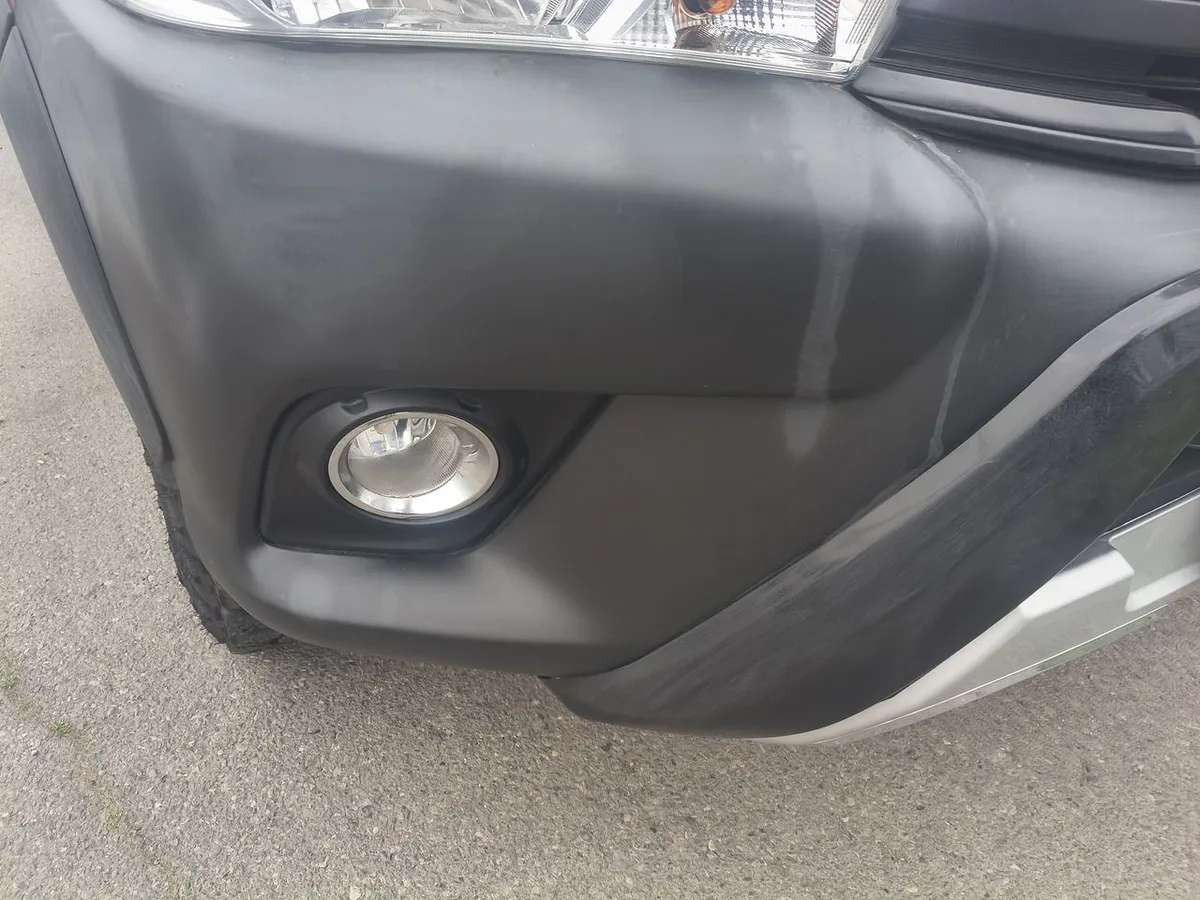 Toyota Hilux 2.4 Dx Diesel 4x4 Dob. Cab. 7ab Mt 4p año 2023