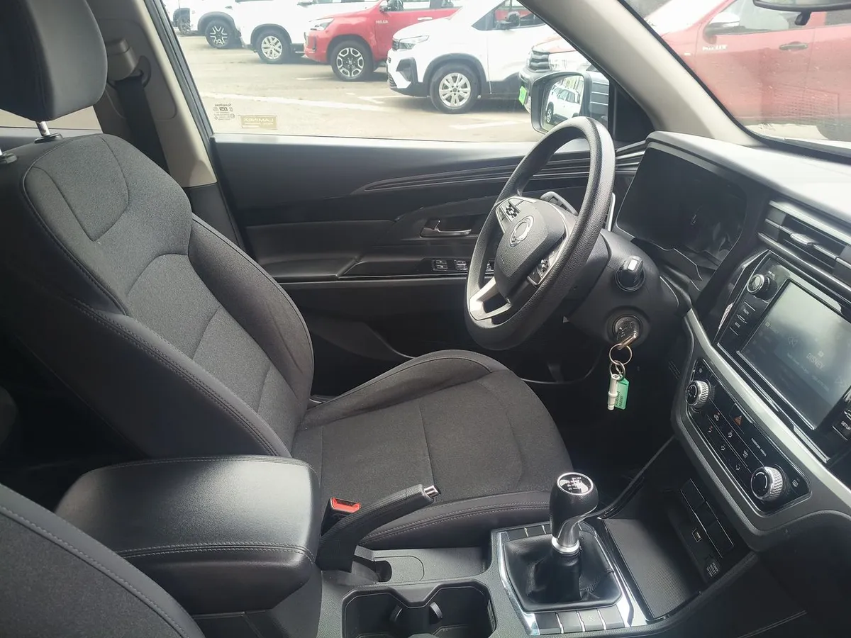 Ssangyong Korando 1.5 Lx Cg100 4x2 Mt 5p año 2021