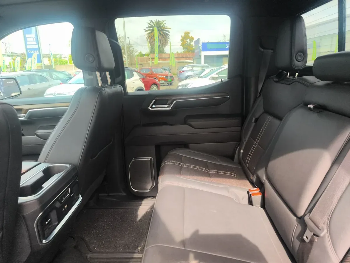 Chevrolet Silverado 3.0 High Country 4x4 At 4p año 2023