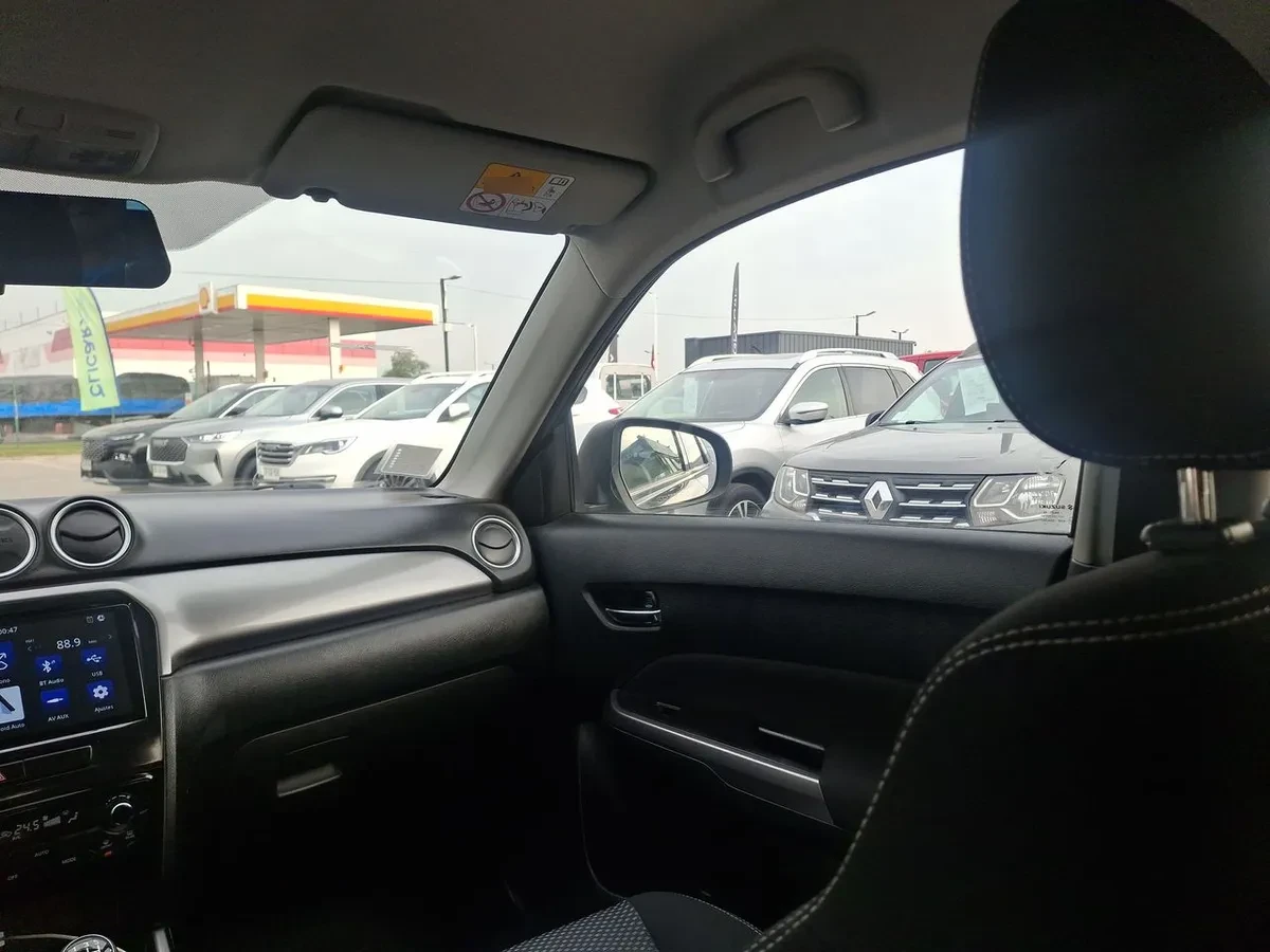 Suzuki Vitara 1.6 Glx 2wd Mt 5p año 2023