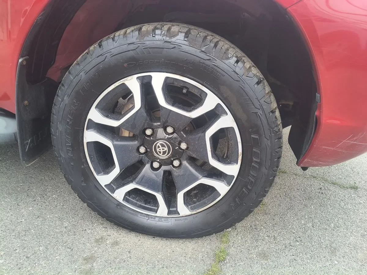 Toyota Hilux 2.8 Srv Diesel 4x4 Dob. Cab. At 4p año 2024