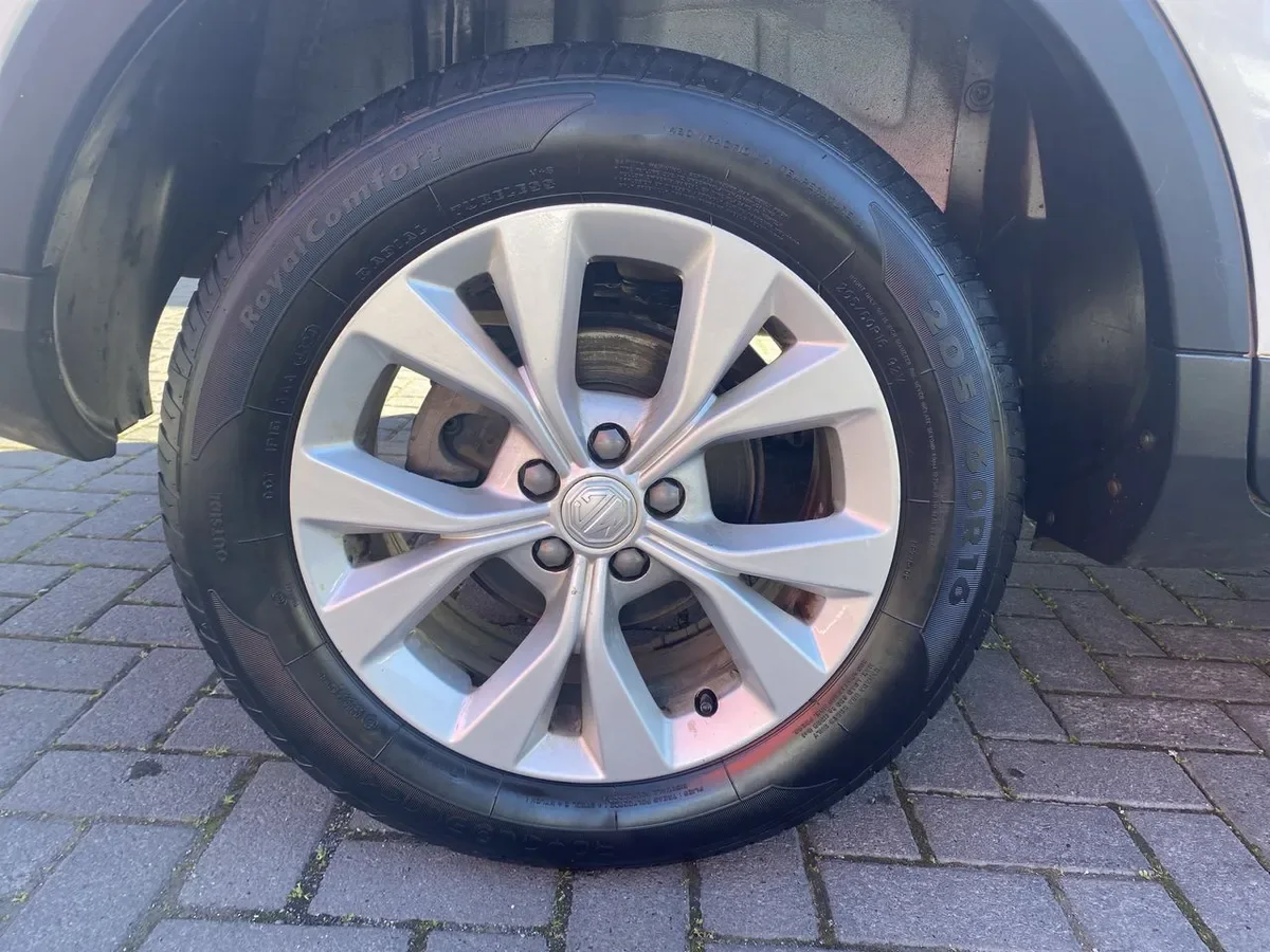 MG Mg Zs 1.5 Std 4x2 Mt 5p año 2024