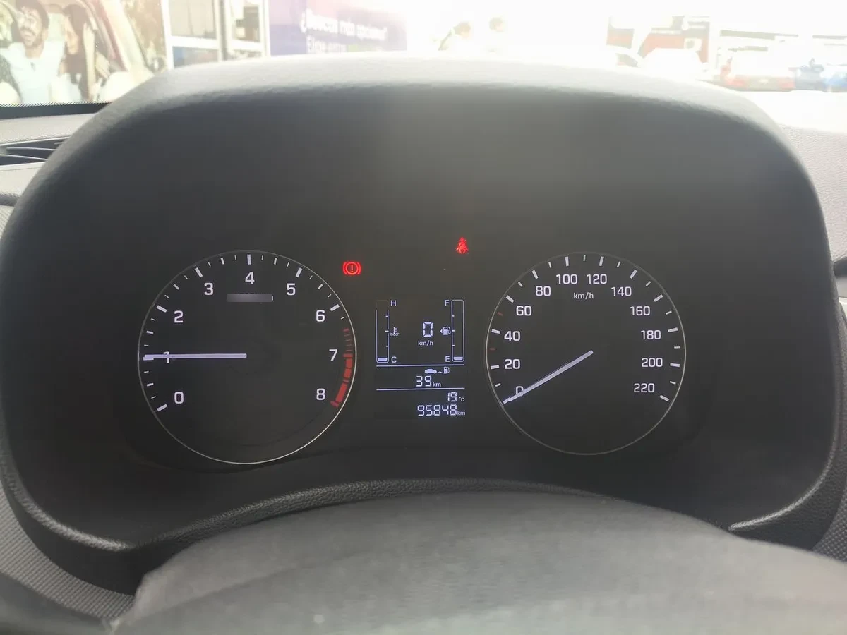 Hyundai Creta 1.6 Gls 4x2 Abs 2ab Mt 5p año 2017