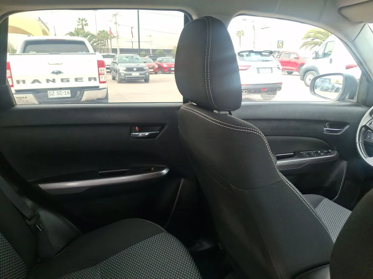 Suzuki Vitara 1.6 Glx 2wd Mt 5p año 2023