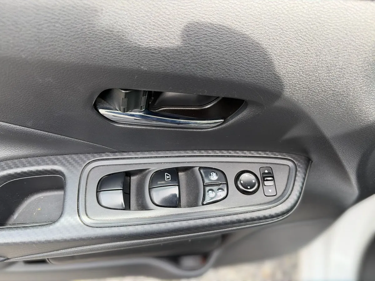 Nissan Versa 1.6 Sense 4x2 Mt 4p año 2023