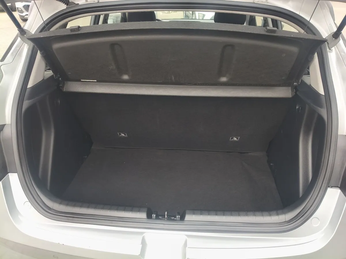 Hyundai I20 1.4 Value Bi3 4x2 Hb Mt 5p año 2022