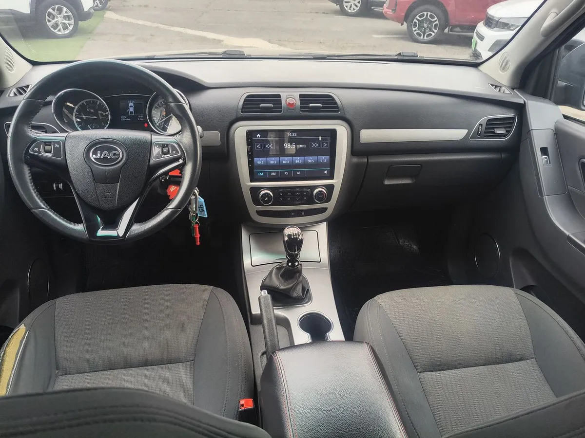 JAC T6 2.0 Comfort Diesel Dob. Cab. 4x2 Mt 4p año 2023
