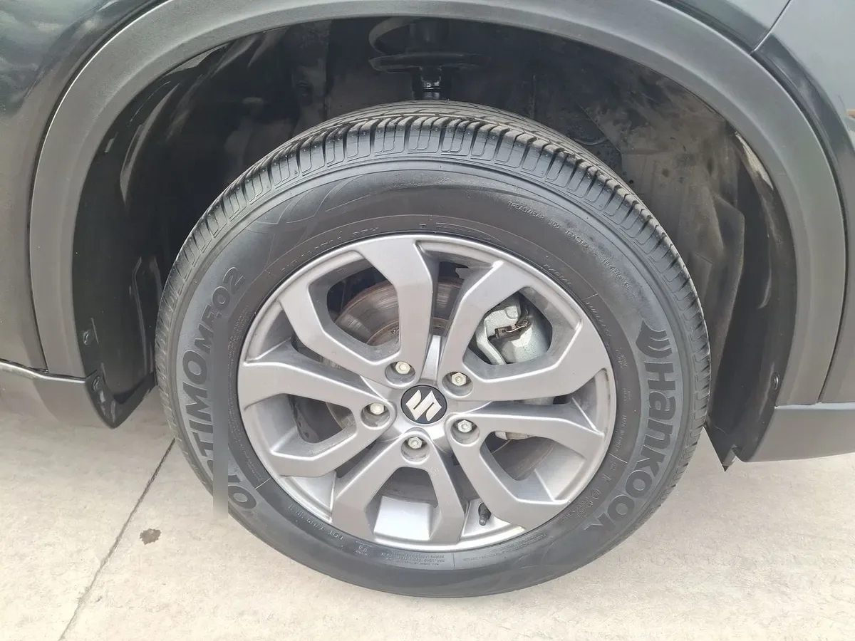Suzuki Vitara 1.6 Glx 2wd Mt 5p año 2023