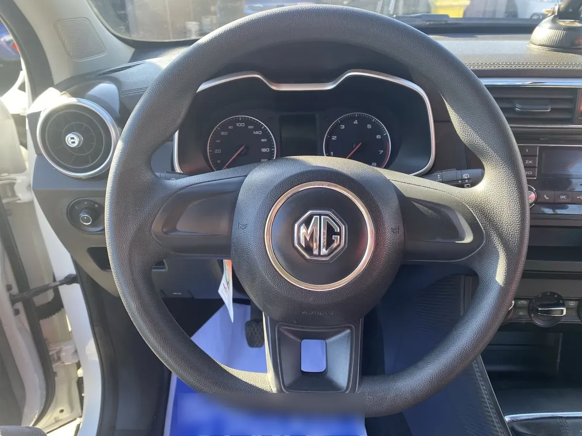 MG Mg Zs 1.5 Std 4x2 Mt 5p año 2024