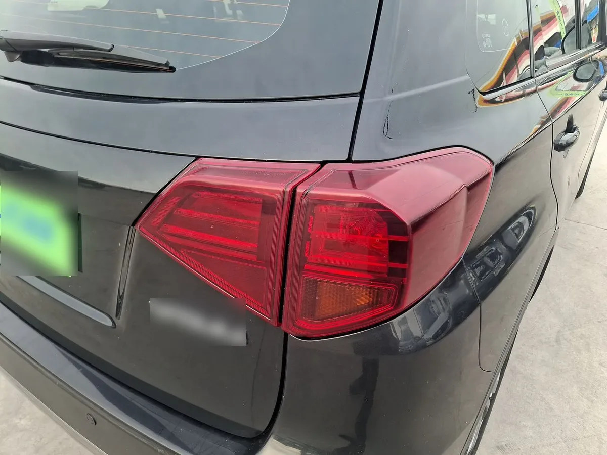 Suzuki Vitara 1.6 Glx 2wd Mt 5p año 2023