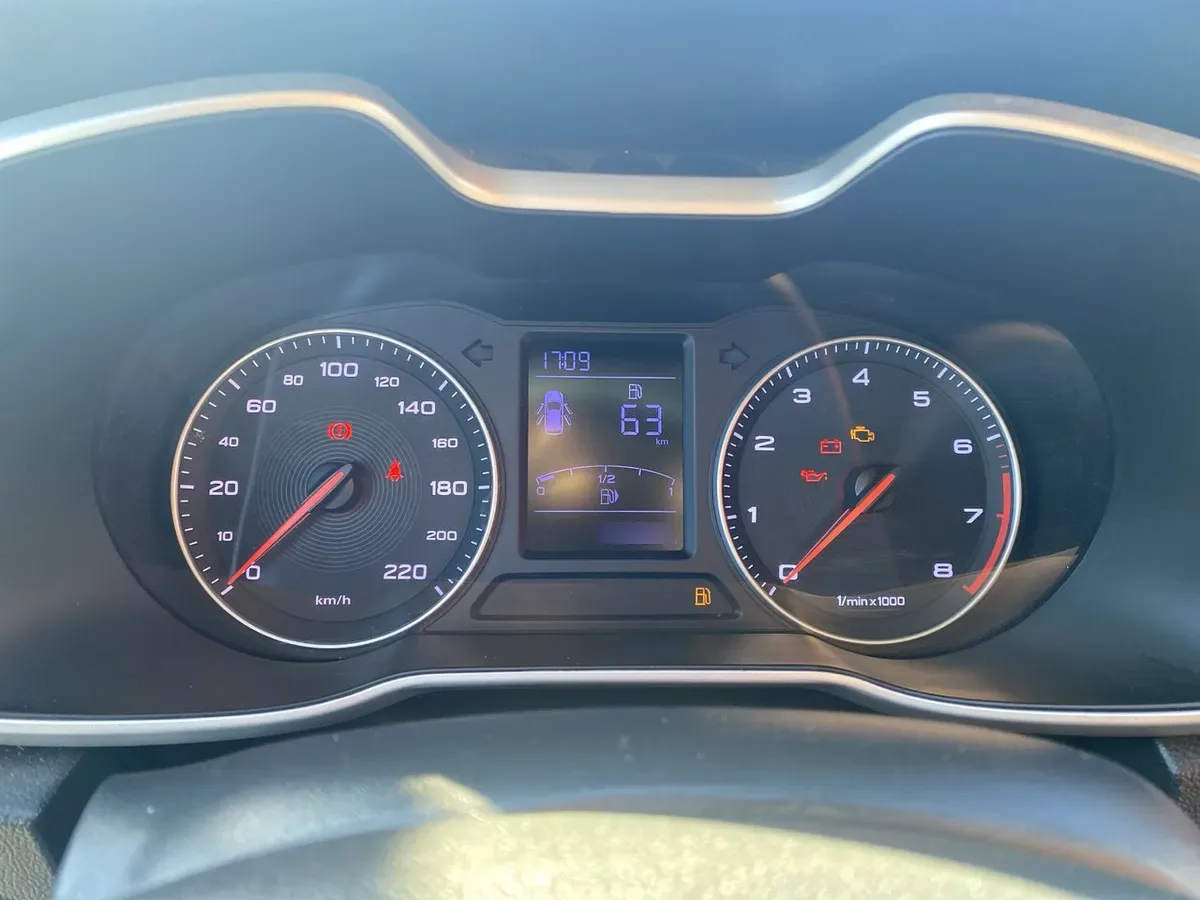 MG Mg Zs 1.5 Std 4x2 Mt 5p año 2024