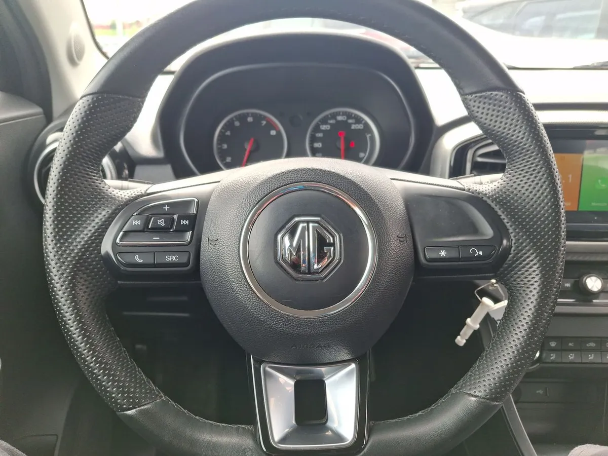 MG Mg 3 1.5 Std Plus 2wd Hb Mt 5p año 2025