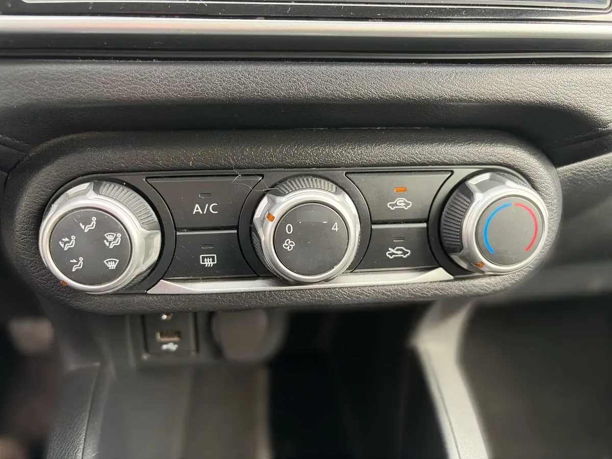 Nissan Versa 1.6 Sense 4x2 Mt 4p año 2023