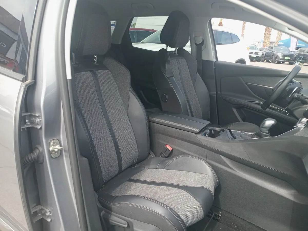 Peugeot 3008 1.5 Allure Bluehdi 4x2 130 Eat8 5p año 2020