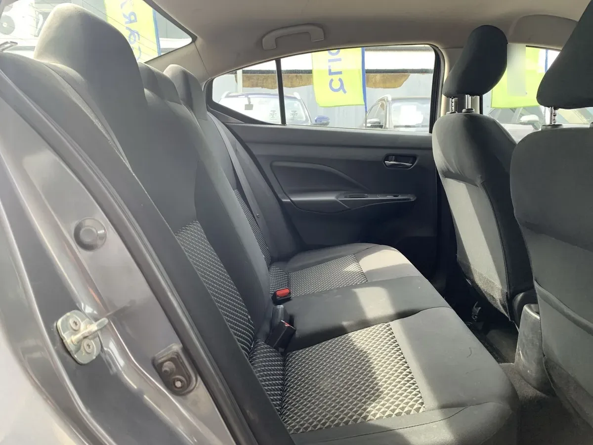 Nissan Versa 1.6 Sense 4x2 Mt 4p año 2022