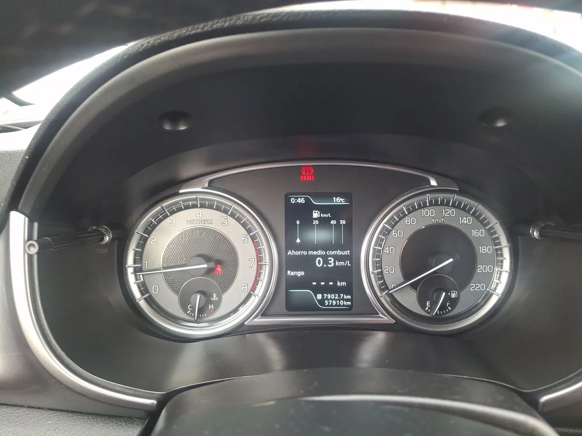 Suzuki Vitara 1.6 Glx 2wd Mt 5p año 2023