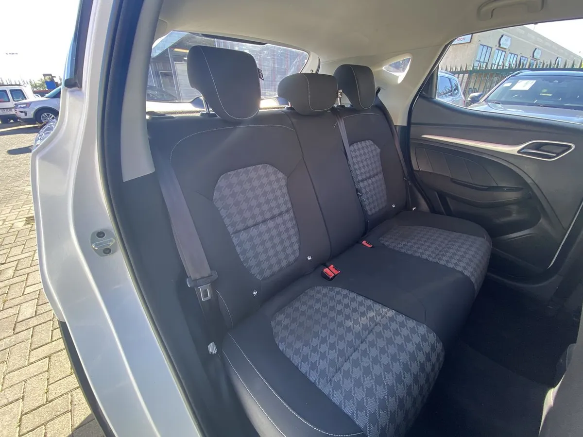 MG Mg Zs 1.5 Std 4x2 Mt 5p año 2024