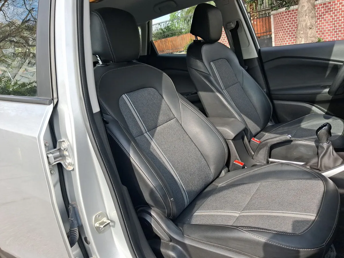 Chevrolet Tracker 1.2t Ltz P2 Fwd Mt 5p año 2023