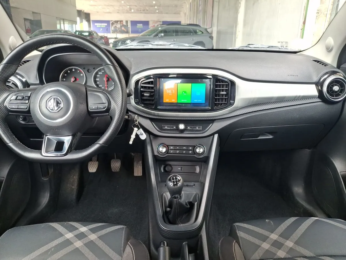 MG Mg 3 1.5 Std Plus 2wd Hb Mt 5p año 2025