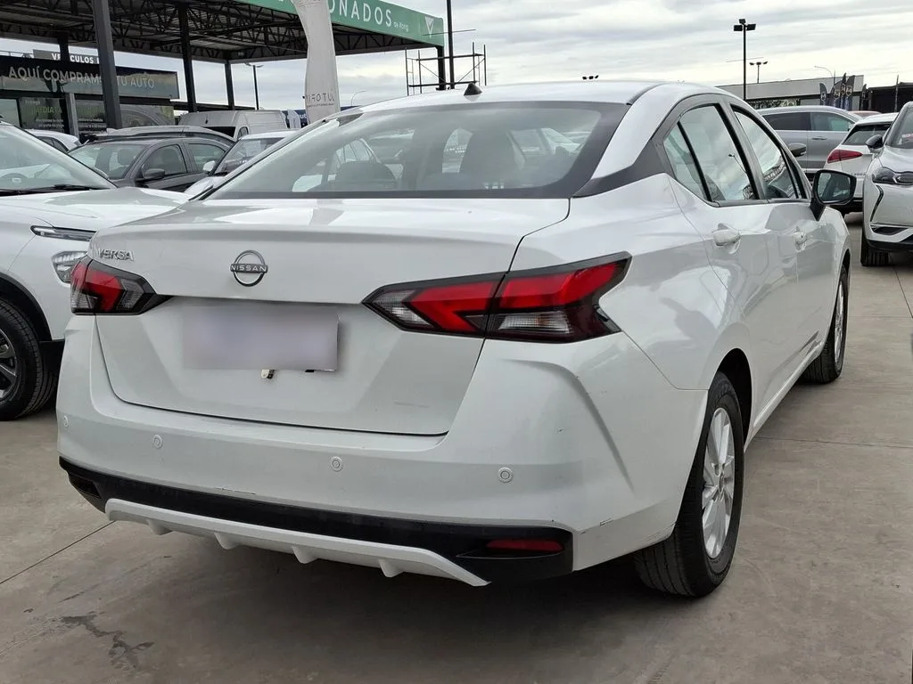Nissan Versa Sense 1.6 Mt año 2024