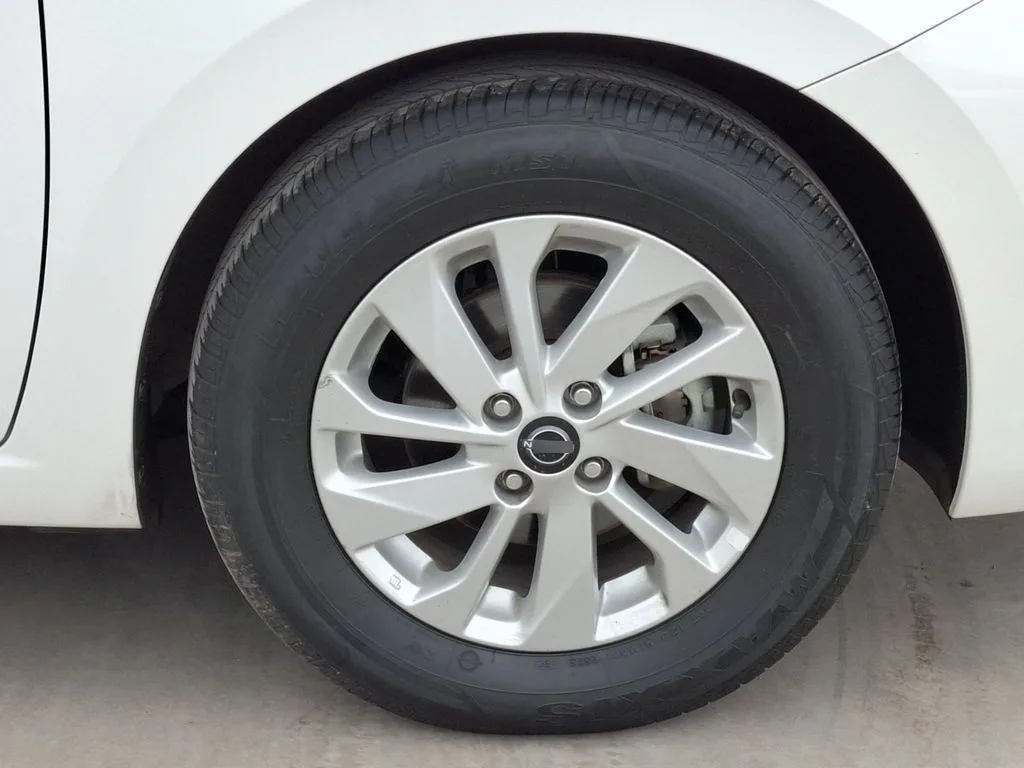 Nissan Versa Sense 1.6 Mt año 2024