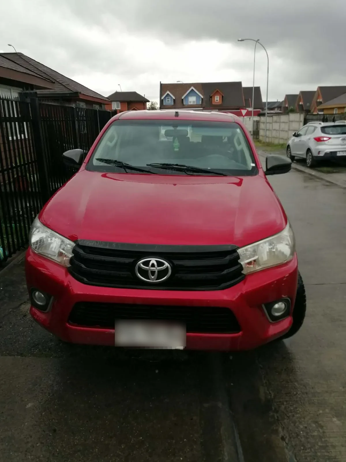 TOYOTA HILUX 2.4 4×4 Mt Sr Diesel año 2020