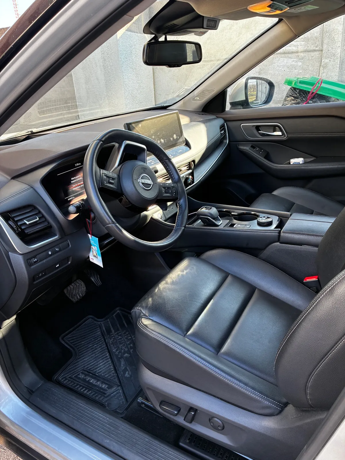 NISSAN X-TRAIL 2.5 Exclusive 3row At 4x4 año 2024