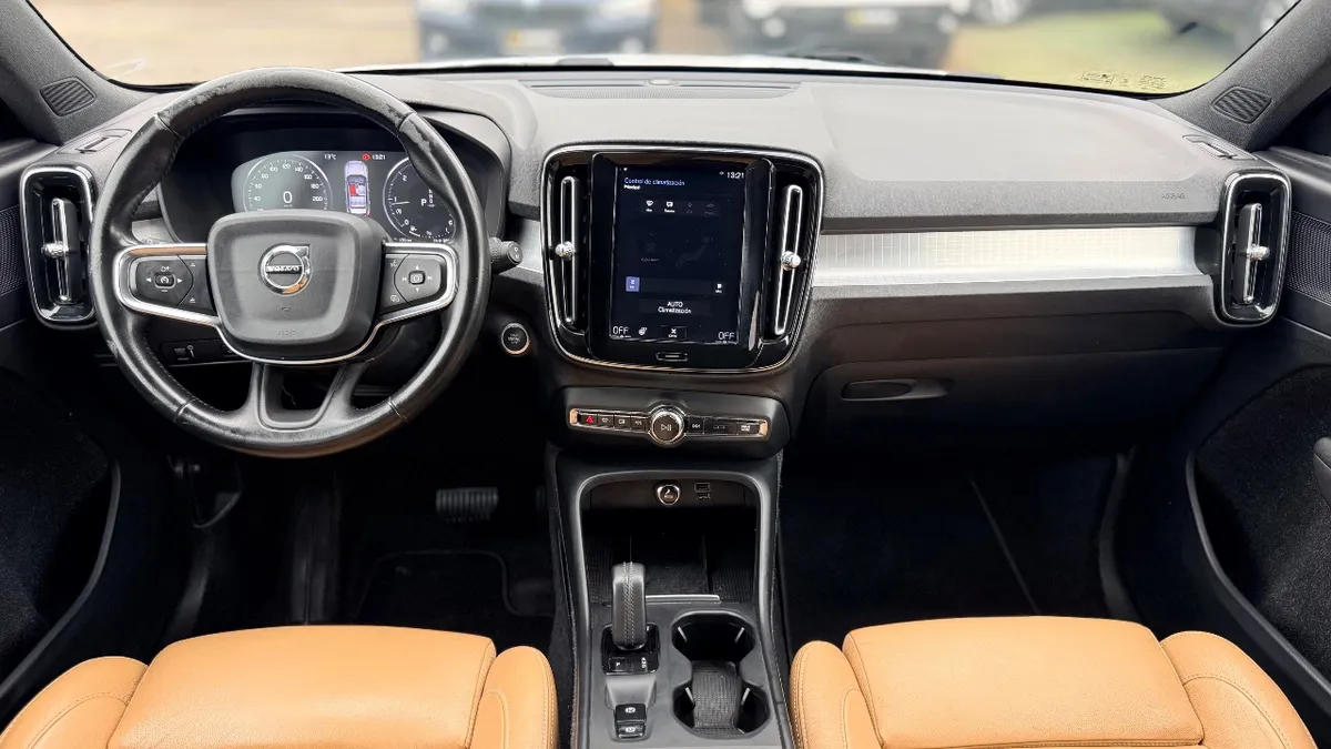Volvo Xc40 D4 año 2021